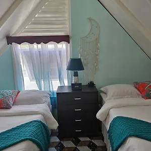 Apartment Memories By The Shore, Negril