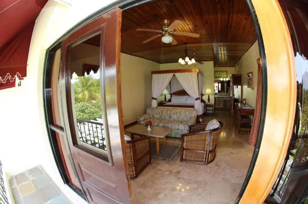 Negril Place 4-Star Resort With Pool Camp- Beach Access 0*,  Jamaïque