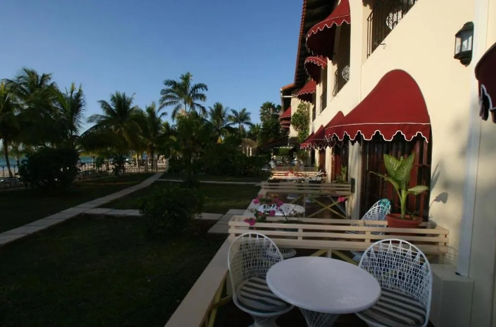 Negril Place 4-Star Resort With Pool Camp- Beach Access Jamaïque